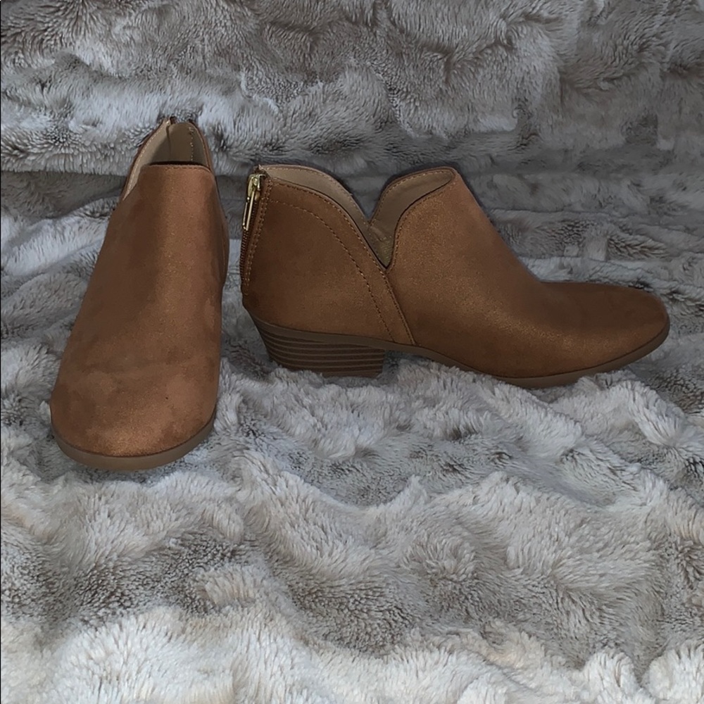 *SOLD* Soda Brown Suede Booties | 6.5